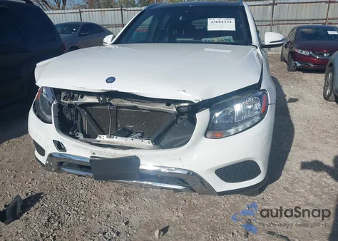 2017 Mercedes-Benz Glc 300 4Matic z USA, uszkodzony, nr VIN WDC0G4KB0HF153398